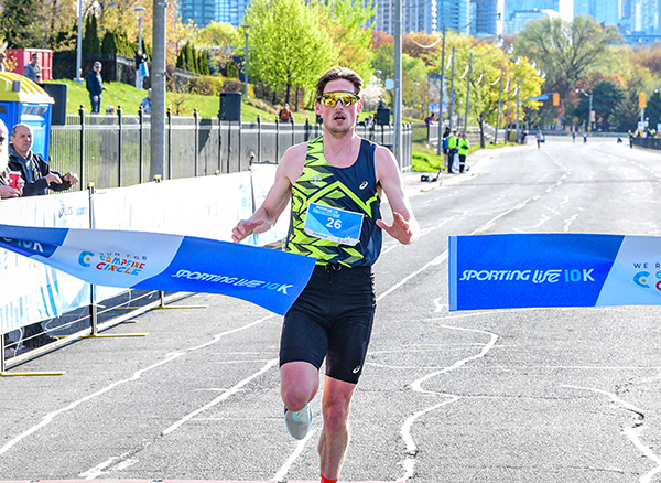 sl10k-2025-image-finish-line Sporting Life 10K 2024 Runners